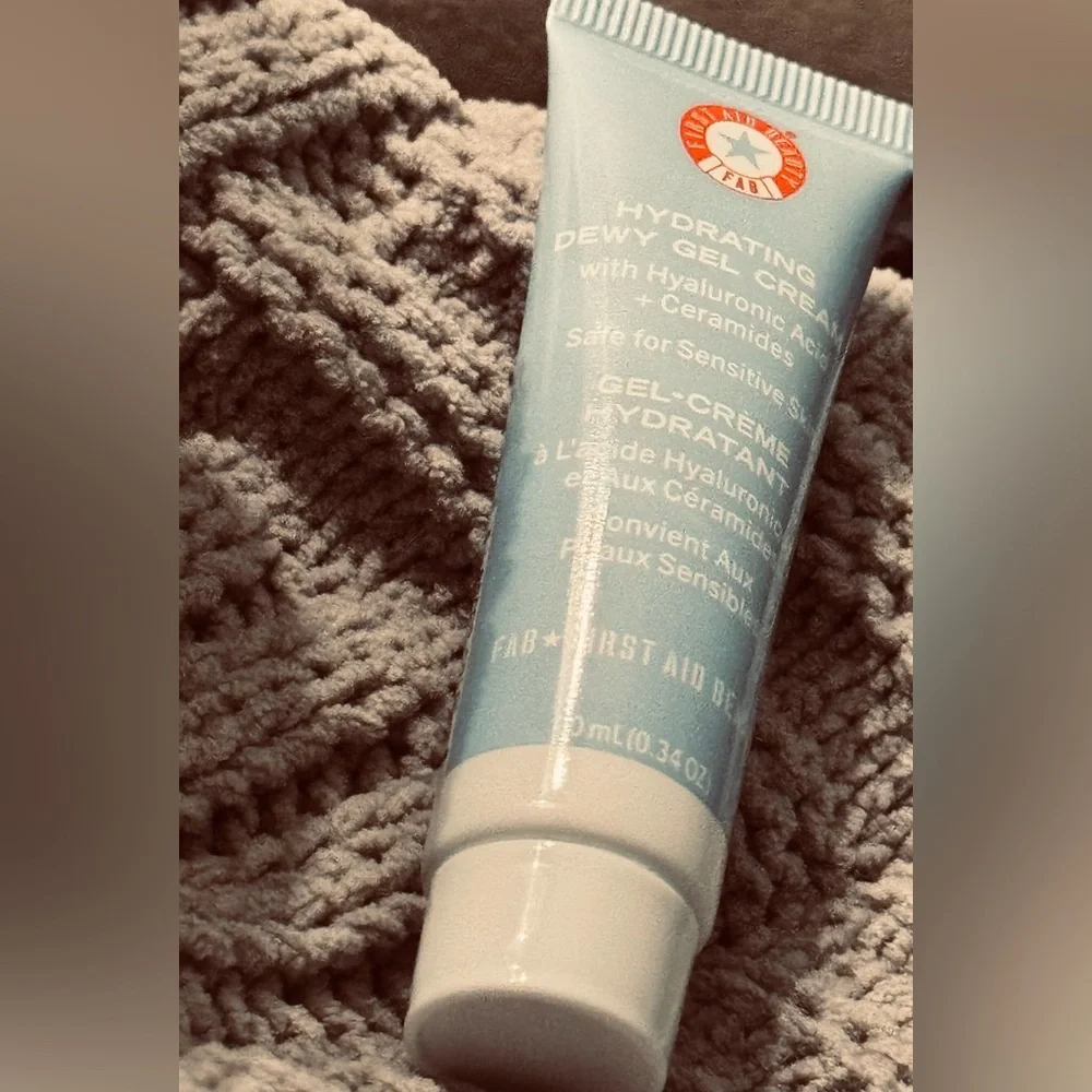 First Aid Beauty Hydrating Dewy Gel Cream
